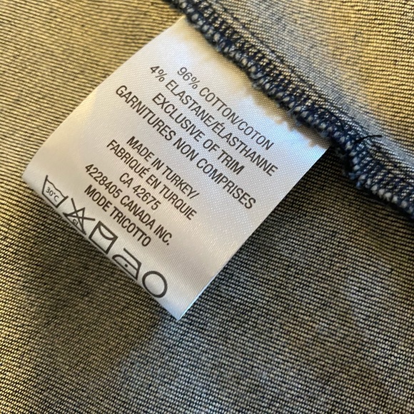 Beautiful Denim Jacket w/ Beautiful embroidery - Picture 8 of 14